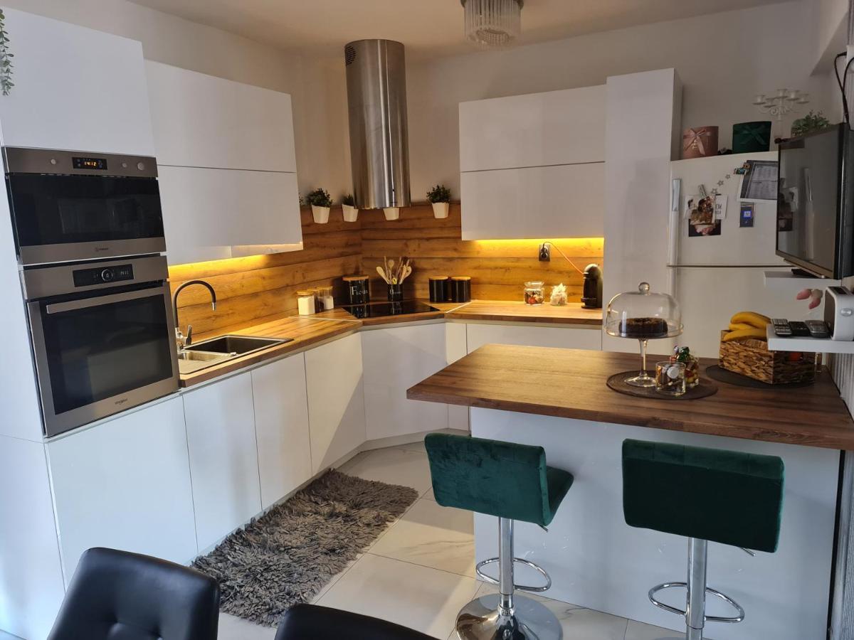Luxury Apartments Mia โปดสตรานา ภายนอก รูปภาพ
