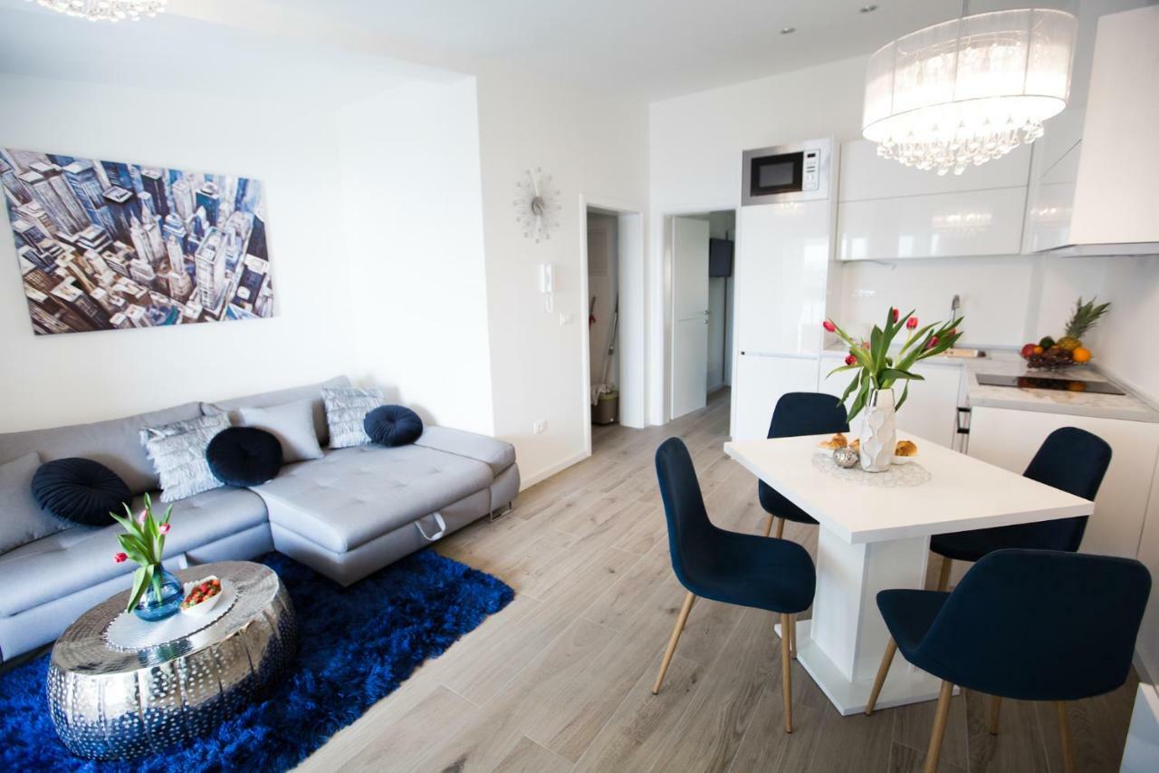 Luxury Apartments Mia โปดสตรานา ภายนอก รูปภาพ