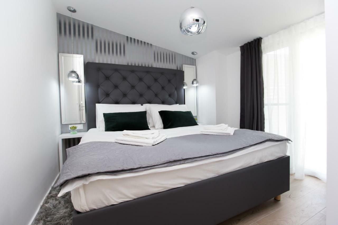 Luxury Apartments Mia โปดสตรานา ภายนอก รูปภาพ